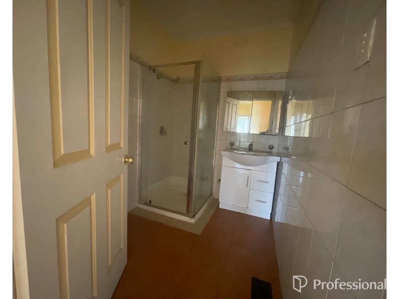 1/4 Victor St, Sunshine North VIC 3020