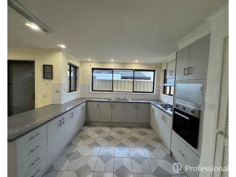 28 Currunghi Court, St Albans VIC 3021