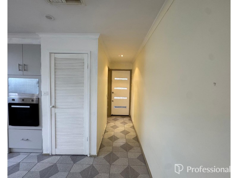 28 Currunghi Court, St Albans VIC 3021