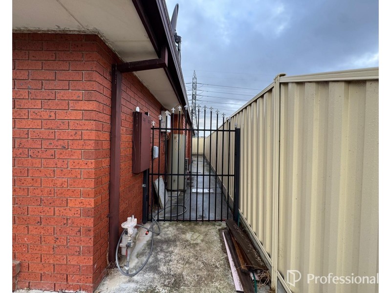 28 Currunghi Court, St Albans VIC 3021