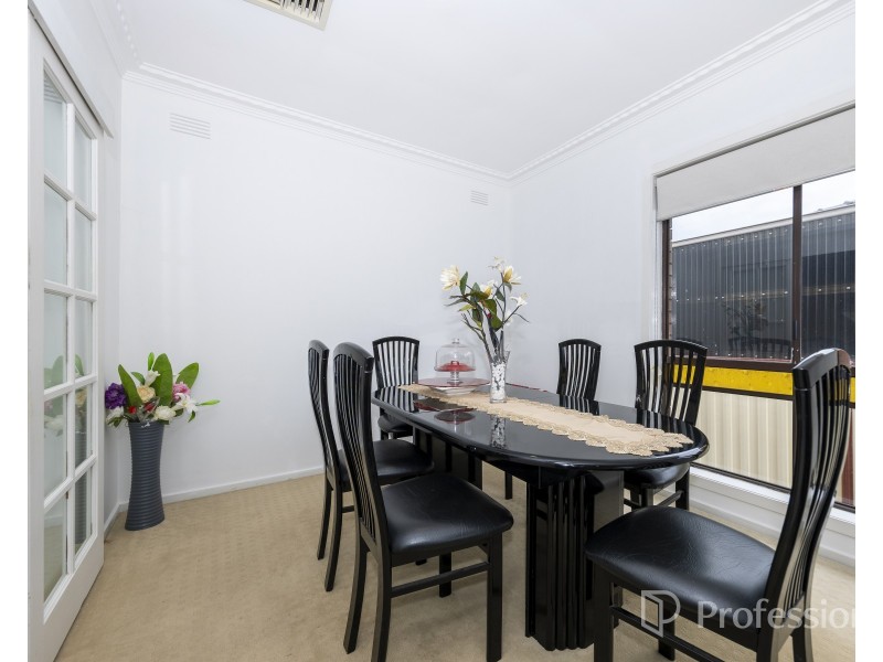 18 Elliott Street, Kings Park VIC 3021