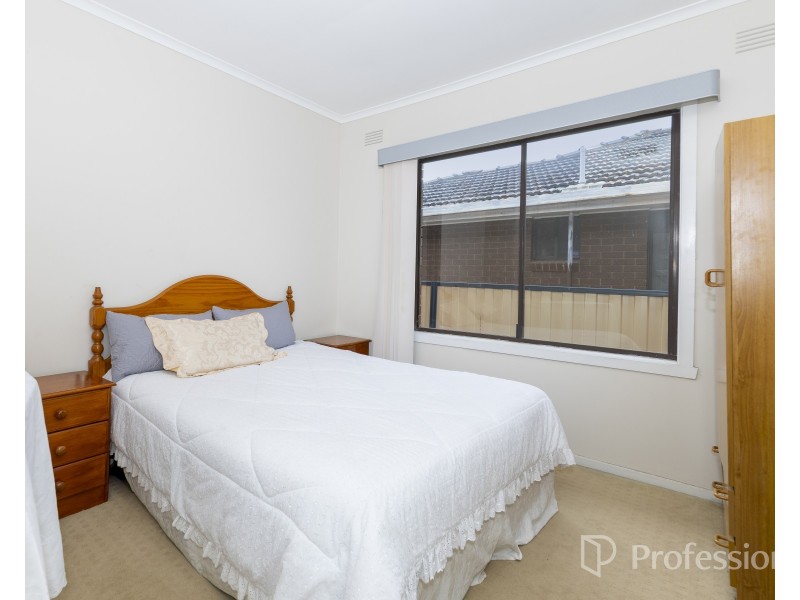 18 Elliott Street, Kings Park VIC 3021