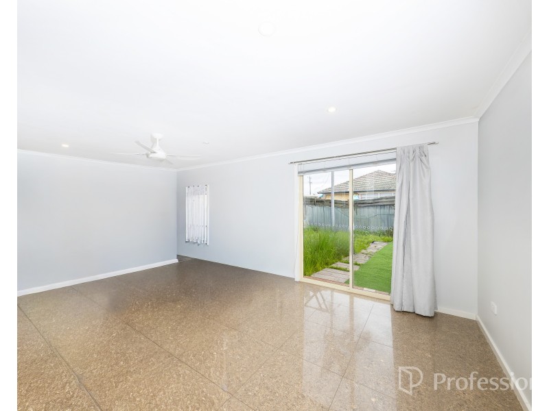 4 Woods Street, St Albans VIC 3021