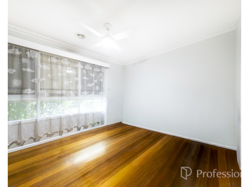 4 Woods Street, St Albans VIC 3021