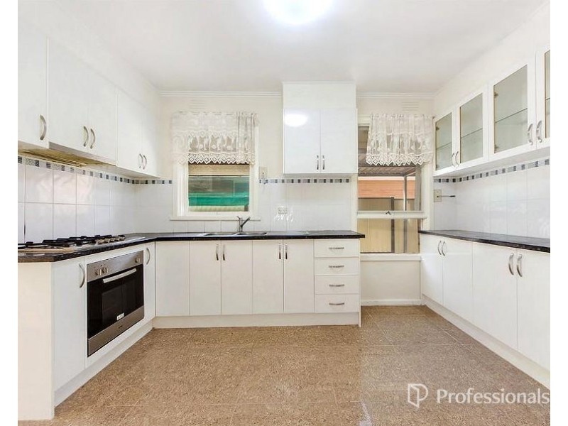 4 Woods Street, St Albans VIC 3021