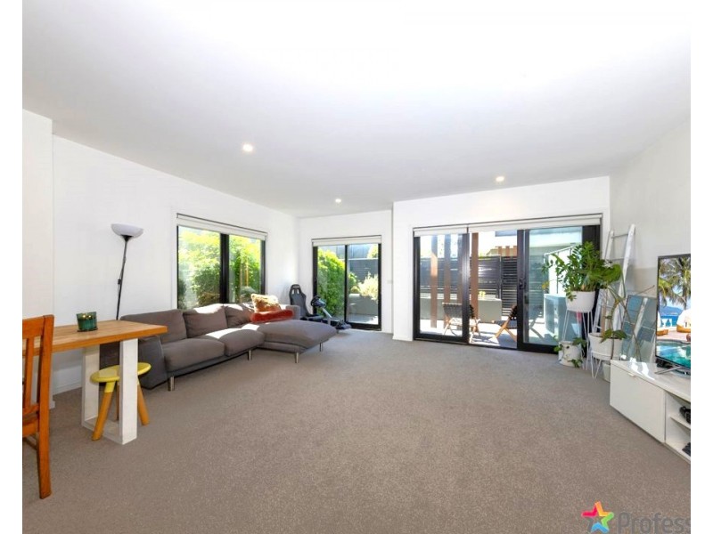 17/15 Mullenger Road, Braybrook VIC 3019