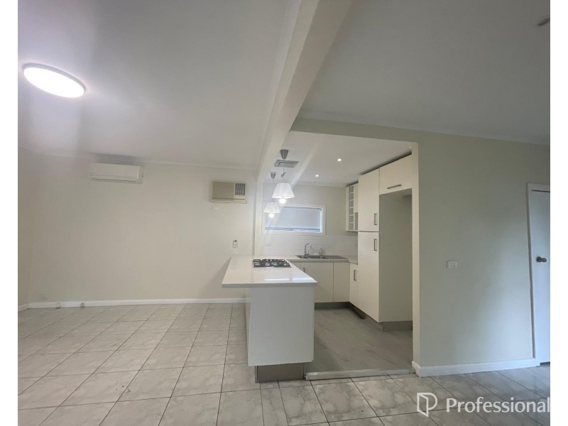 17 Kenneth St, Braybrook VIC 3019