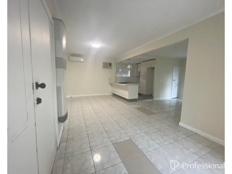 17 Kenneth St, Braybrook VIC 3019