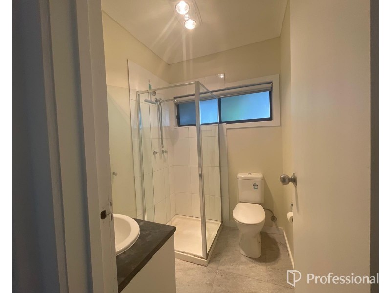 17 Kenneth St, Braybrook VIC 3019