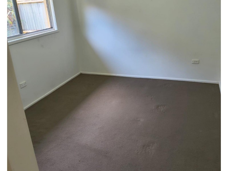 2/7 Alexina St, St Albans VIC 3021