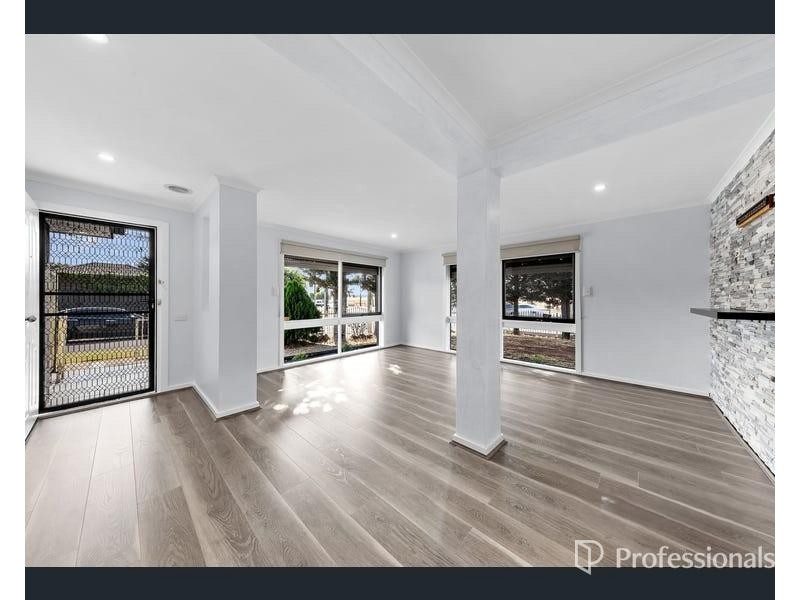 213 Taylors Road, St Albans VIC 3021