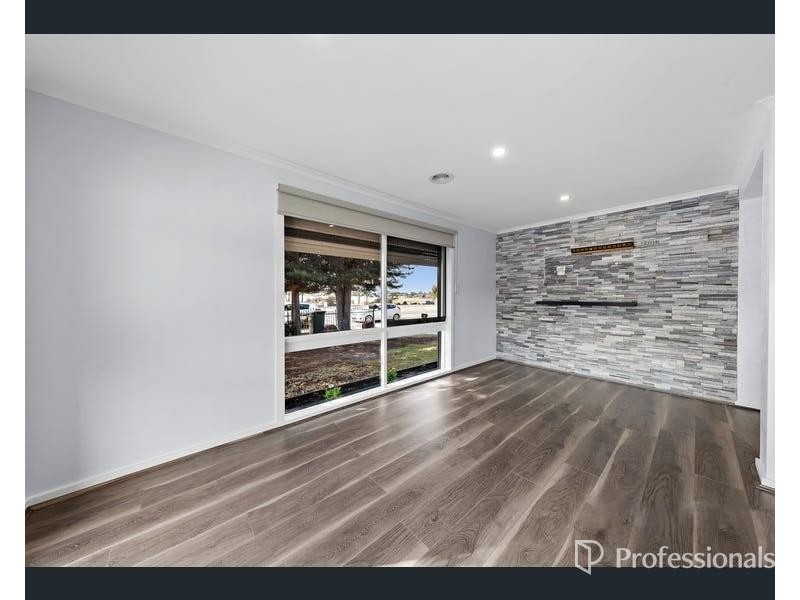 213 Taylors Road, St Albans VIC 3021