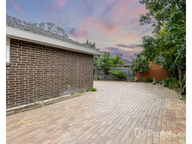 28 Claremont Crescent, Hoppers Crossing VIC 3029