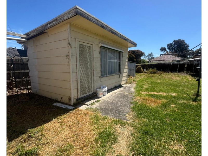 63 Collins St, St Albans VIC 3021