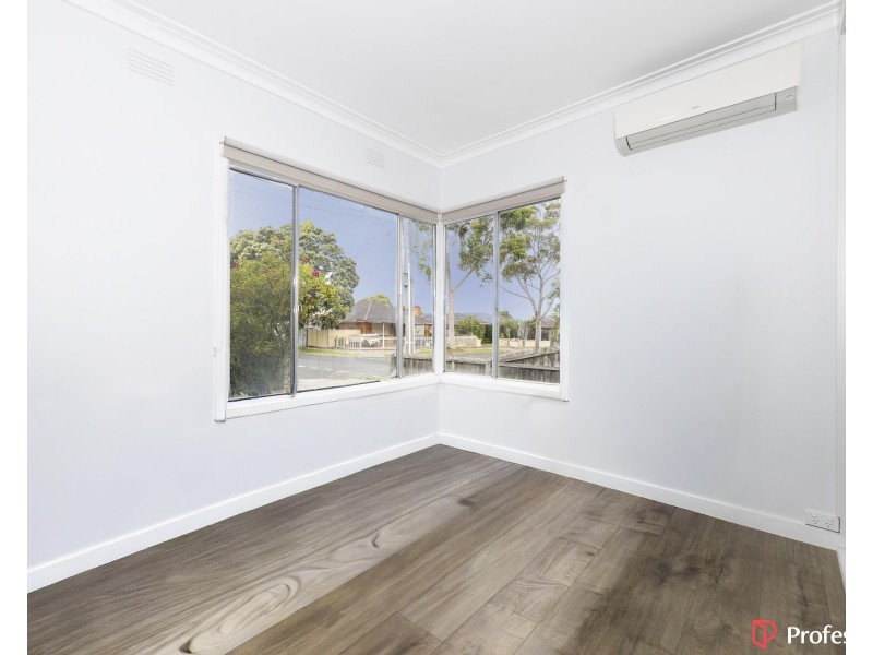 19 Manfred Avenue, St Albans VIC 3021