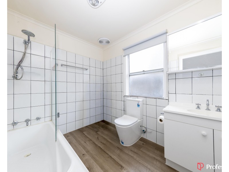 19 Manfred Avenue, St Albans VIC 3021