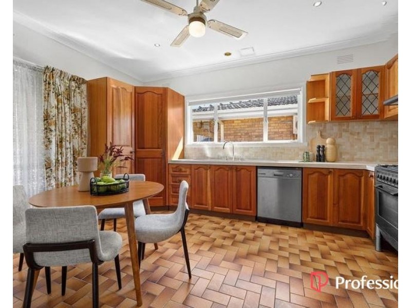 81 St Albans Road, St Albans VIC 3021