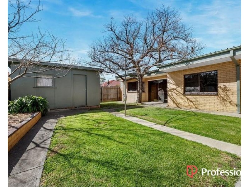 81 St Albans Road, St Albans VIC 3021