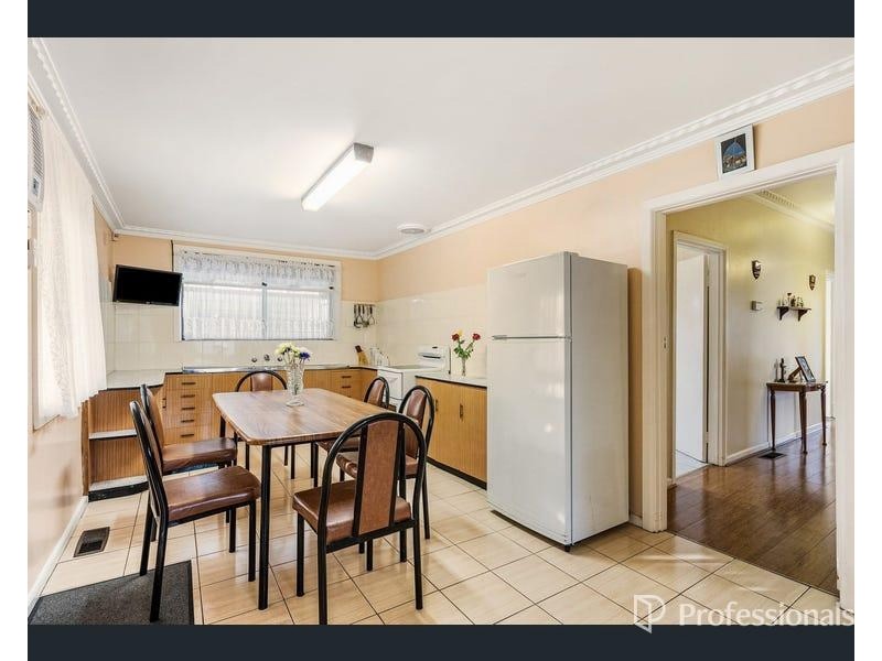 31 Lester Ave, St Albans VIC 3021