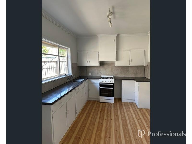 1/3 Great Britain Street, Herne Hill VIC 3218