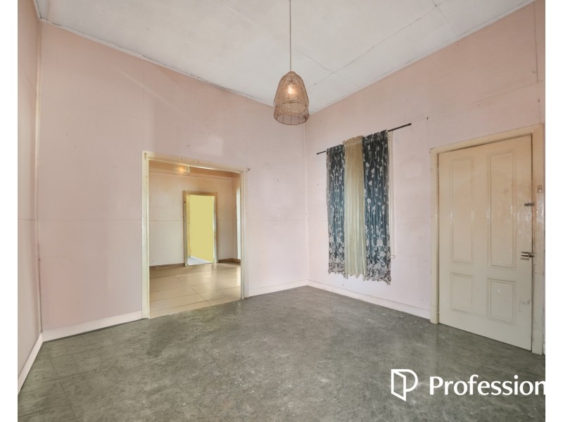 14 winifred street, St Albans VIC 3021