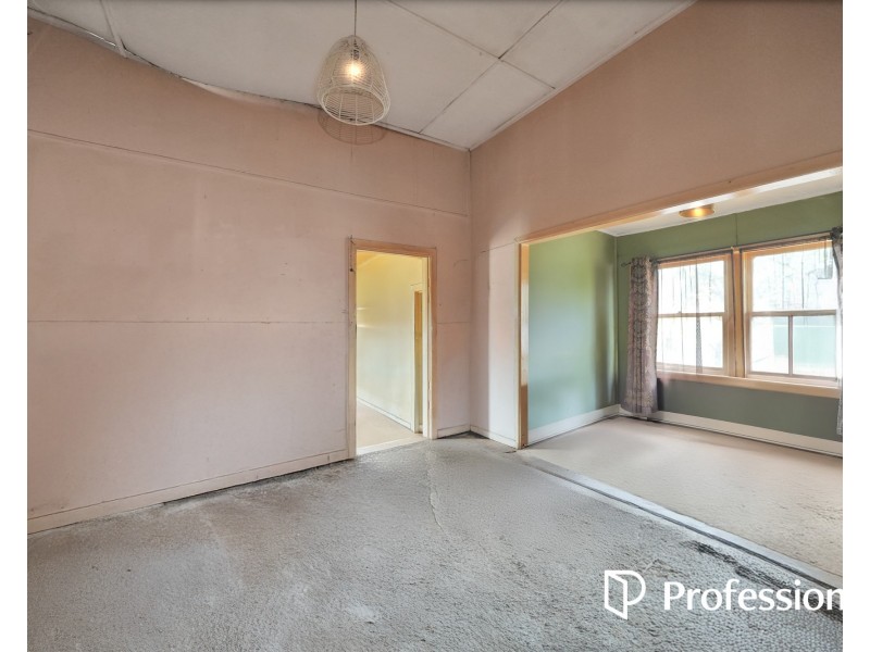 14 winifred street, St Albans VIC 3021