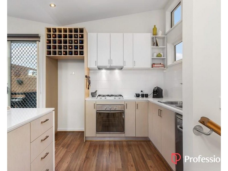 1/11 Churchill Avenue, Maidstone VIC 3012