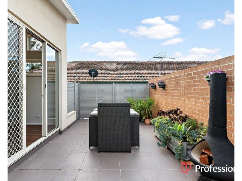 1/11 Churchill Avenue, Maidstone VIC 3012