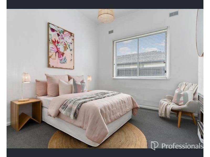 24 Dove St, West Footscray VIC 3012