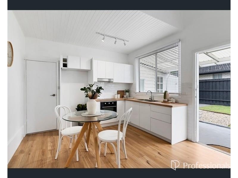 24 Dove St, West Footscray VIC 3012