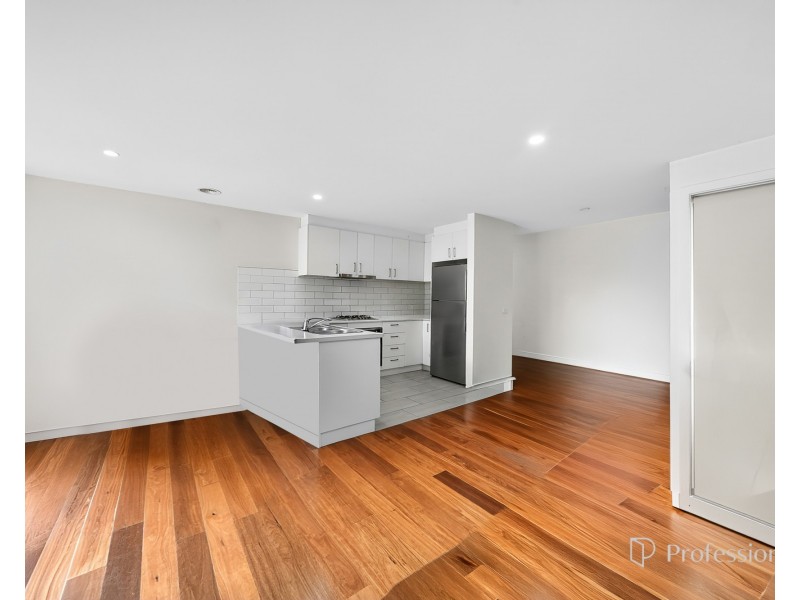 4/37 Glendenning Street, St Albans VIC 3021