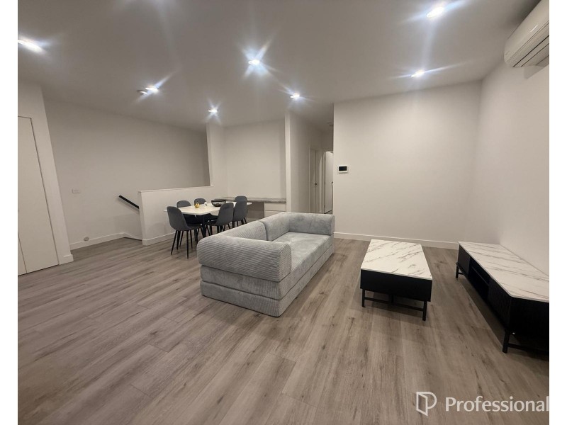 2/79 Phoenix Street, Sunshine North VIC 3020