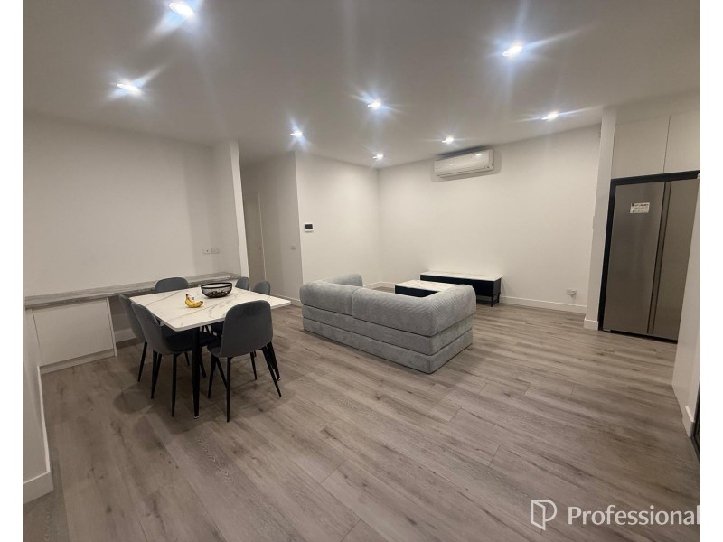 2/79 Phoenix Street, Sunshine North VIC 3020