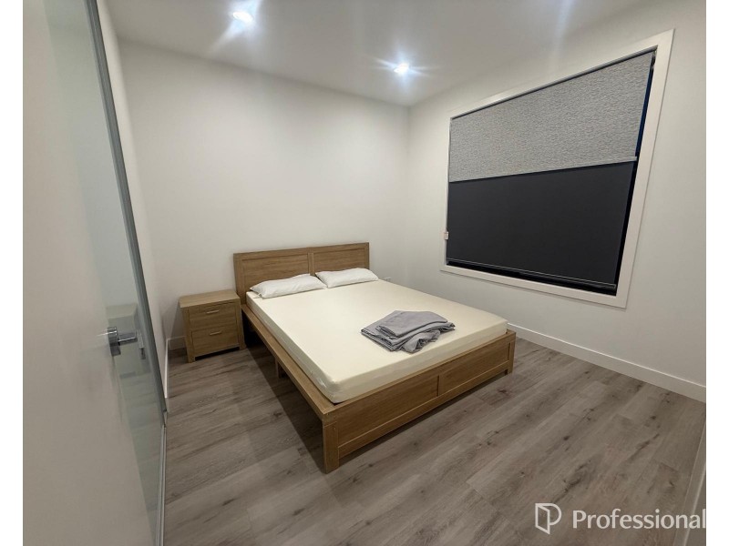 2/79 Phoenix Street, Sunshine North VIC 3020