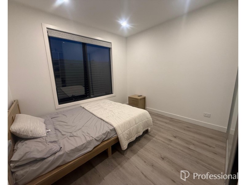 2/79 Phoenix Street, Sunshine North VIC 3020