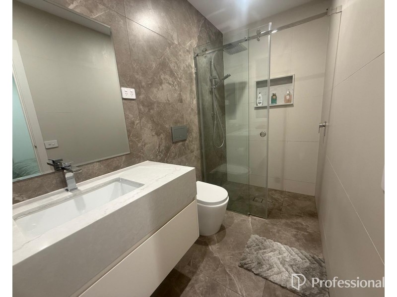 2/79 Phoenix Street, Sunshine North VIC 3020