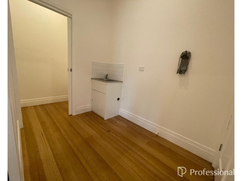 33 Stanley St, West Footscray VIC 3012