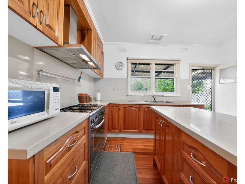 50 Mcarthur Avenue, St Albans VIC 3021