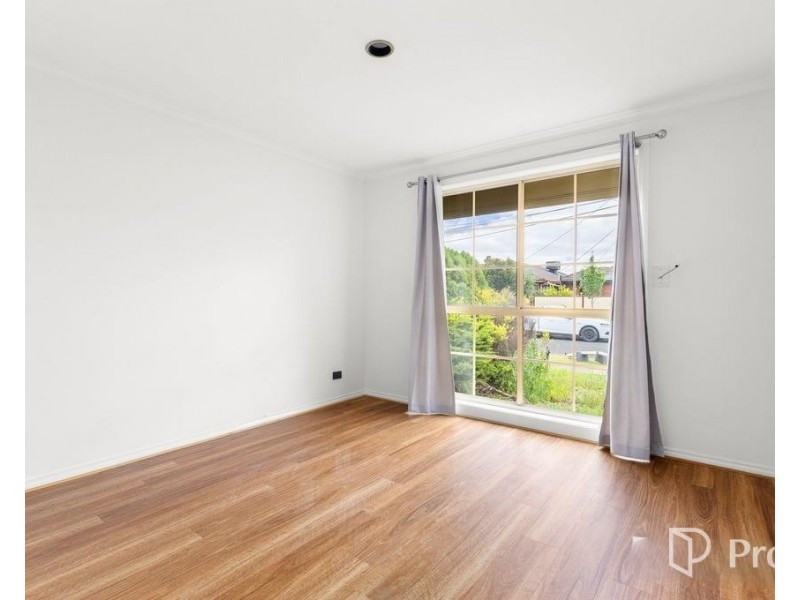 1/19 Deer Street, Deer Park VIC 3023