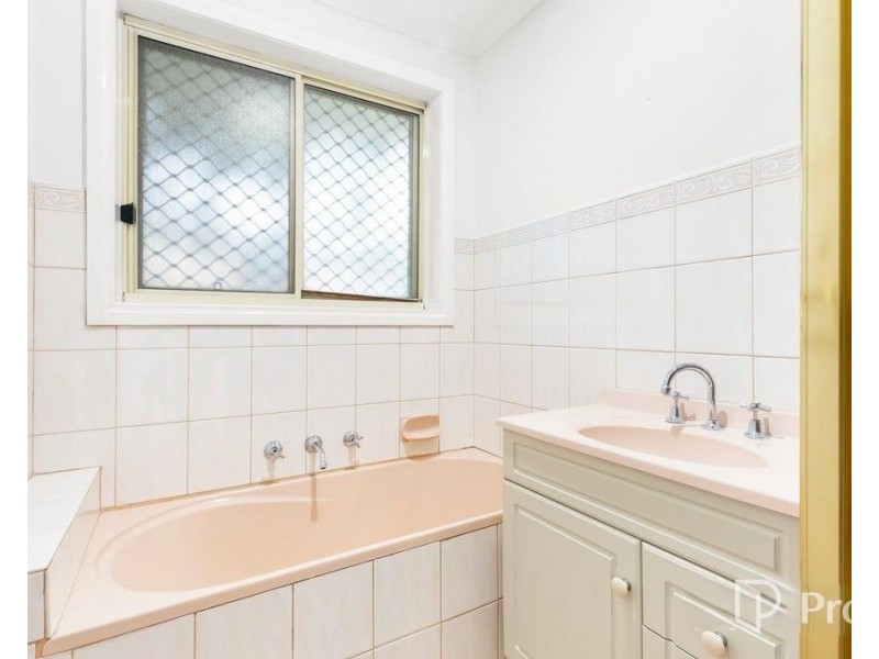 1/19 Deer Street, Deer Park VIC 3023