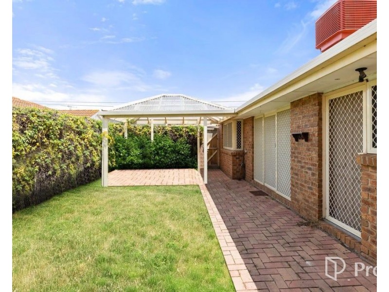 1/19 Deer Street, Deer Park VIC 3023