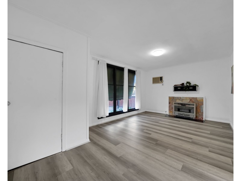 1/1 Evans Crescent, Reservoir VIC 3073