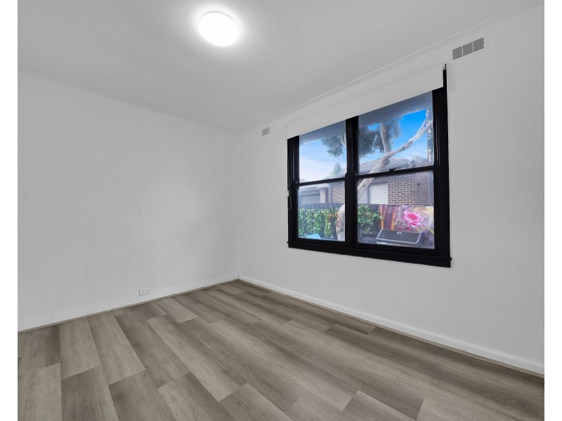 1/1 Evans Crescent, Reservoir VIC 3073