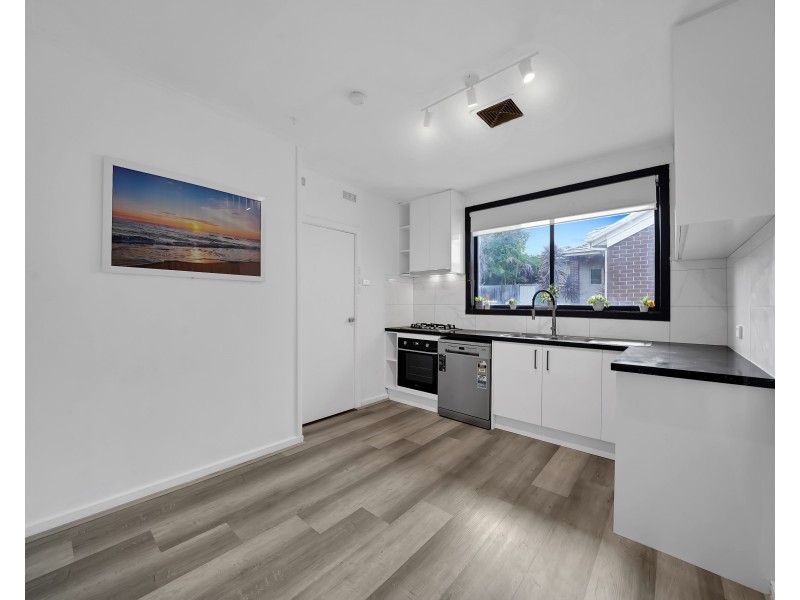 1/1 Evans Crescent, Reservoir VIC 3073