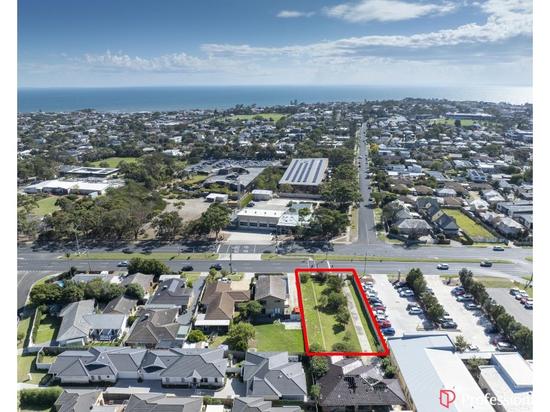952 + 954 Nepean Hwy, Mornington VIC 3931
