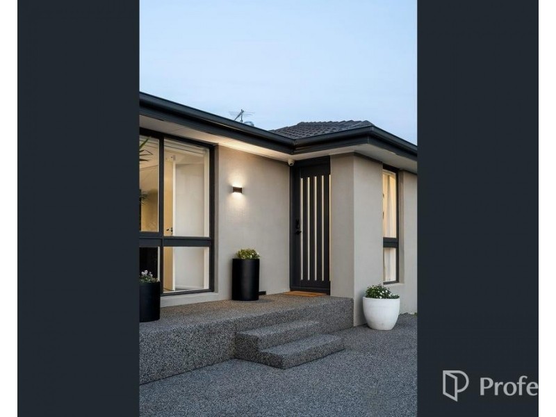30 Handsworth Crescent, Tullamarine VIC 3043