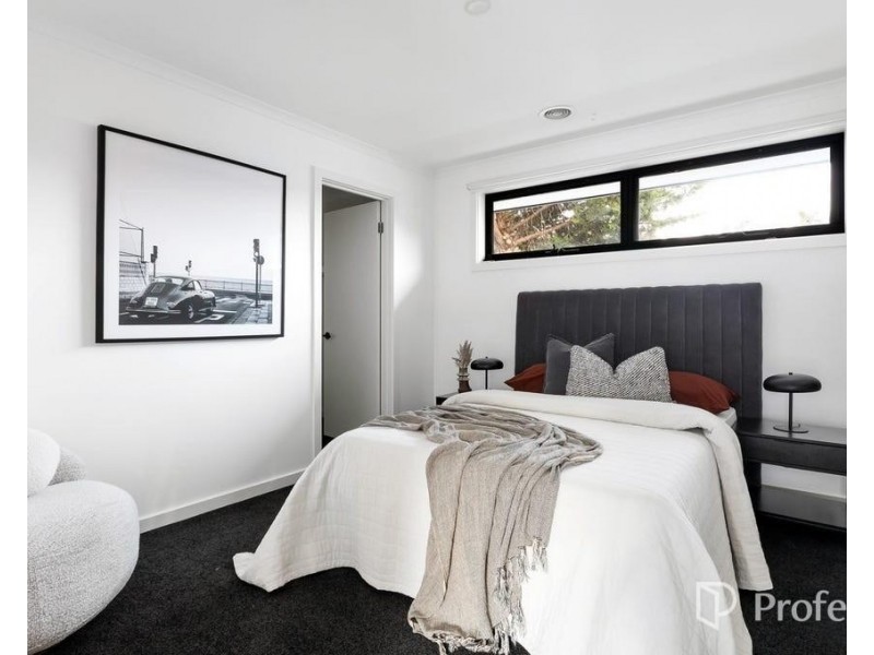30 Handsworth Crescent, Tullamarine VIC 3043