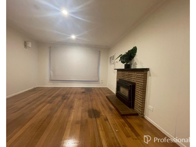 140 Main Road East, St Albans VIC 3021