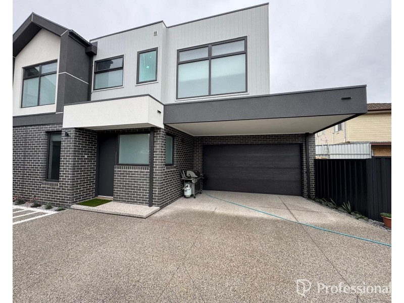 2, 3/29 Ford Avenue, Sunshine North VIC 3020