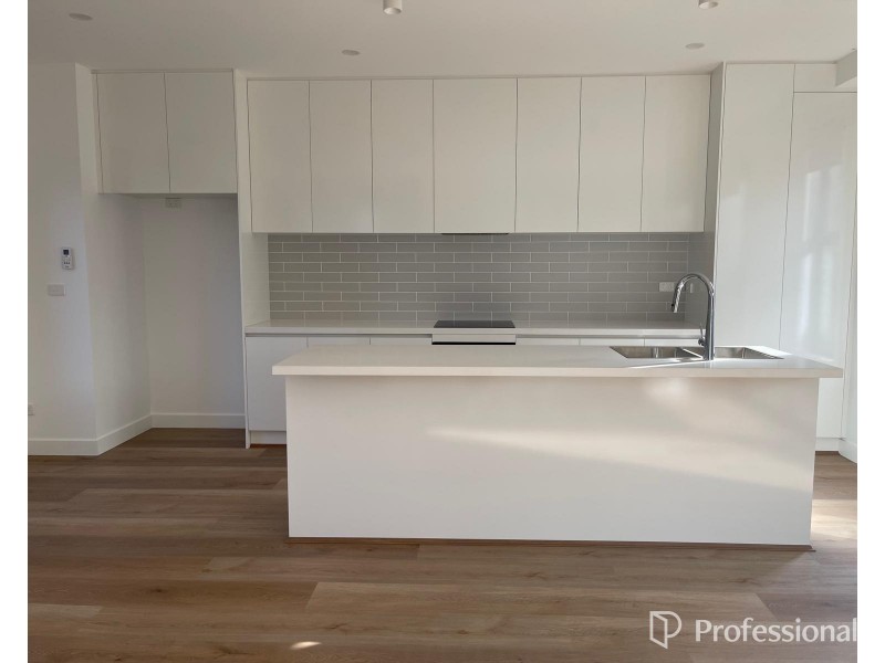 2, 3/29 Ford Avenue, Sunshine North VIC 3020